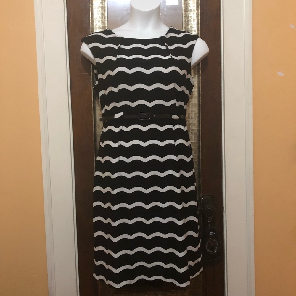 🚩Wavy stripes/ blk & white dress